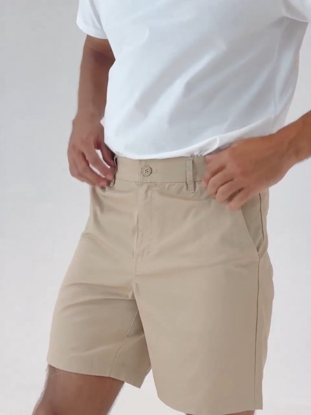 Old Navy Men’s Slim Built-In Flex Khaki Shorts
